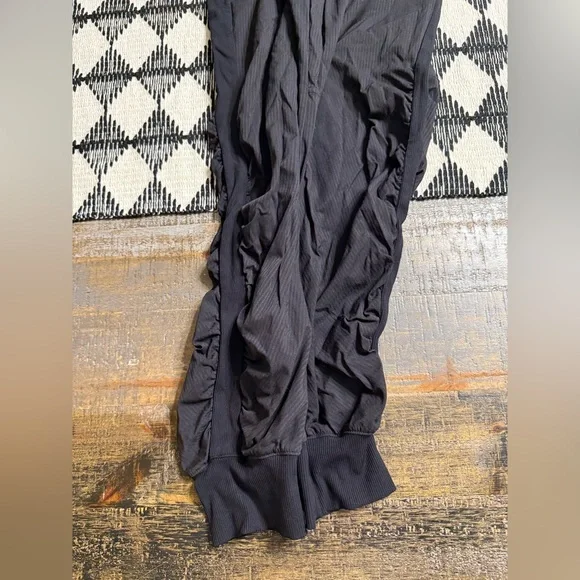 Lululemon Athletica black dance studio mid rise jogger - Picture 8 of 10